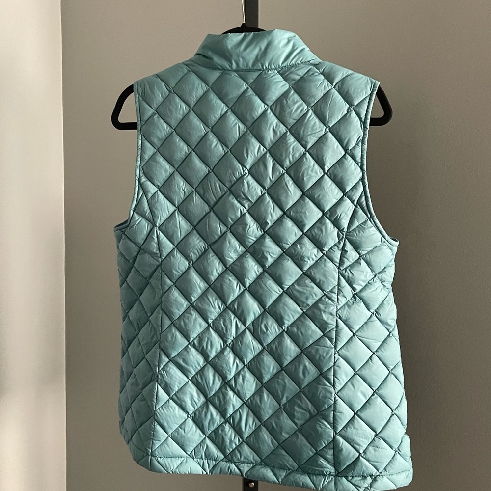J. Jill Quilted Teal Blue Sleeveless Puffer Vest Lightweight Down Size Medium - Picture 4 of 6
